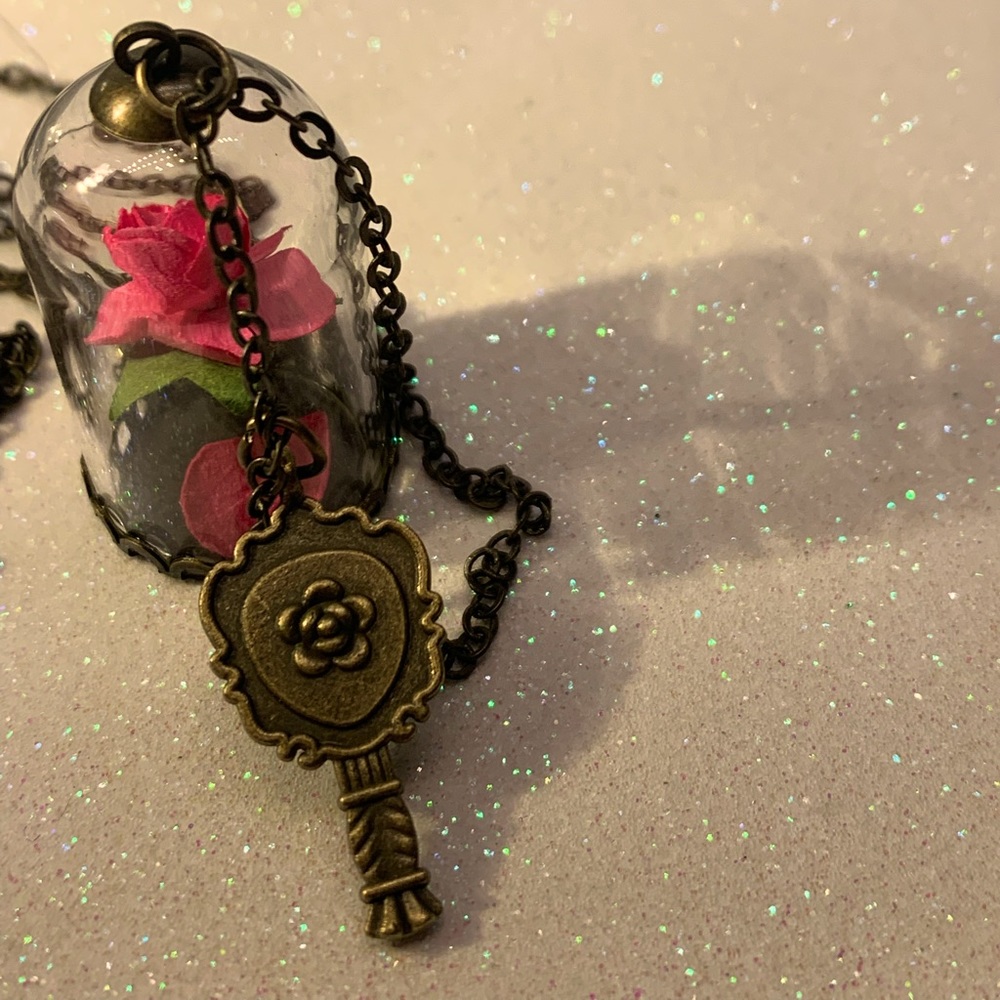 Necklace with pendant